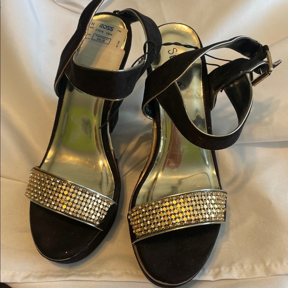 Sbicca Black and Gold Studded Sandals